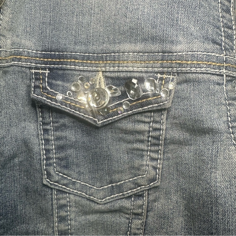 Wall Flower Y2K Rhinestone Denim Jean Vest. Light Wash. Size: Large. - Picture 2 of 7